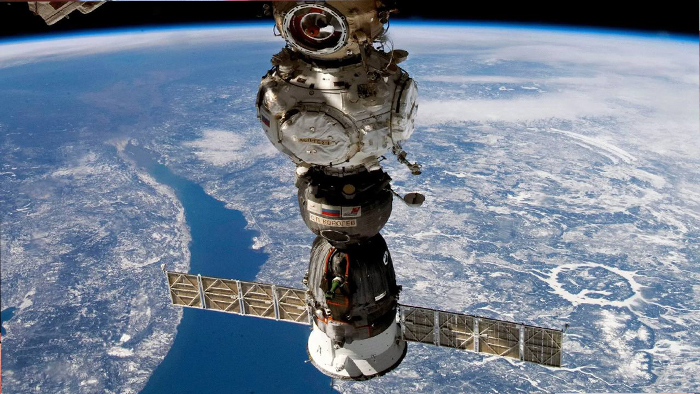 Roscosmos will send replacement spacecraft to return crew to Earth after Soyuz leak