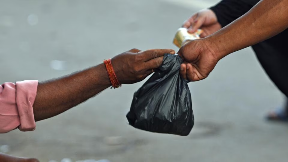 Govt warning: No ‘packing’ food in banned plastic items